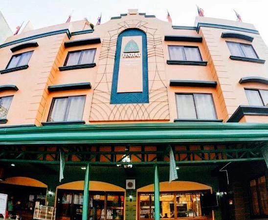 Tinhat Halal Restaurant and Chicken Haus